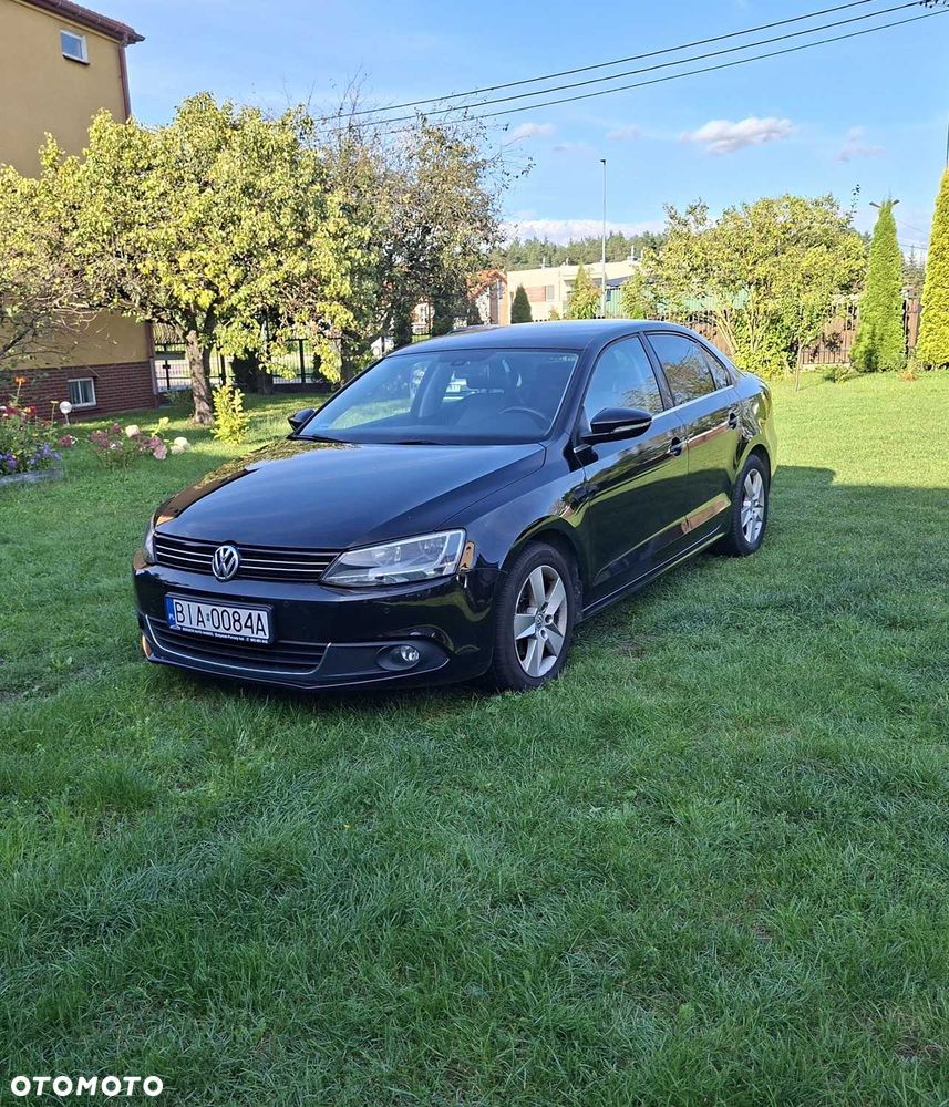 Volkswagen Jetta - 1