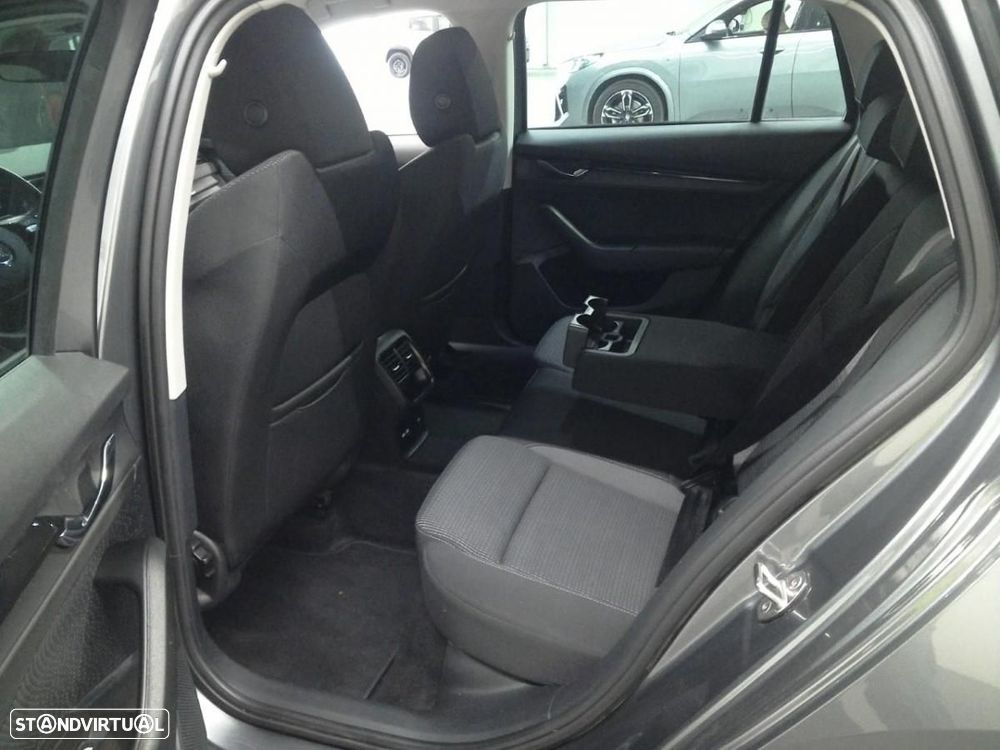 Skoda Octavia Break 2.0 TDI Ambition DSG - 3