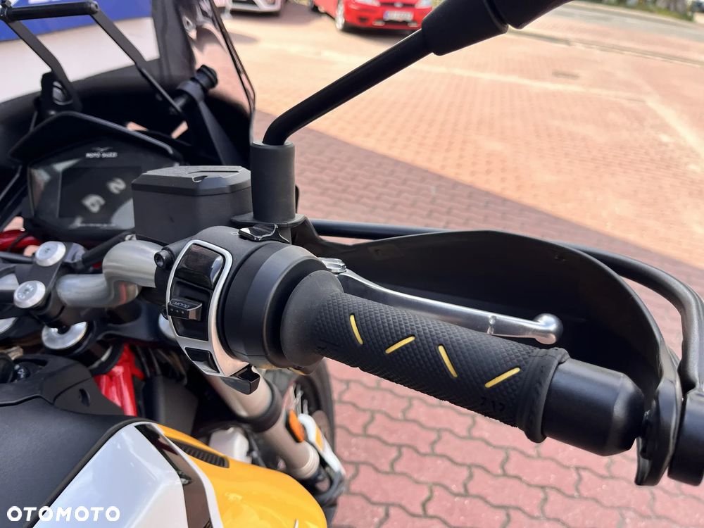 Moto Guzzi V85 - 10