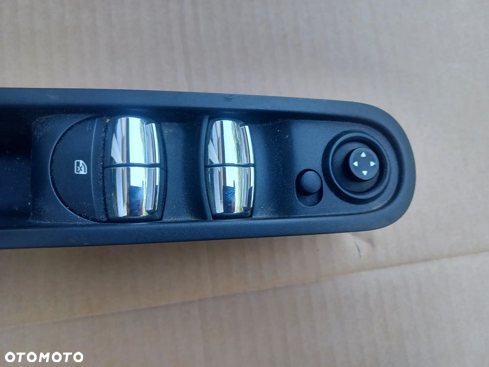 PANEL PRZEŁĄCZNIK SZYB MINI R60 9289622 - 3