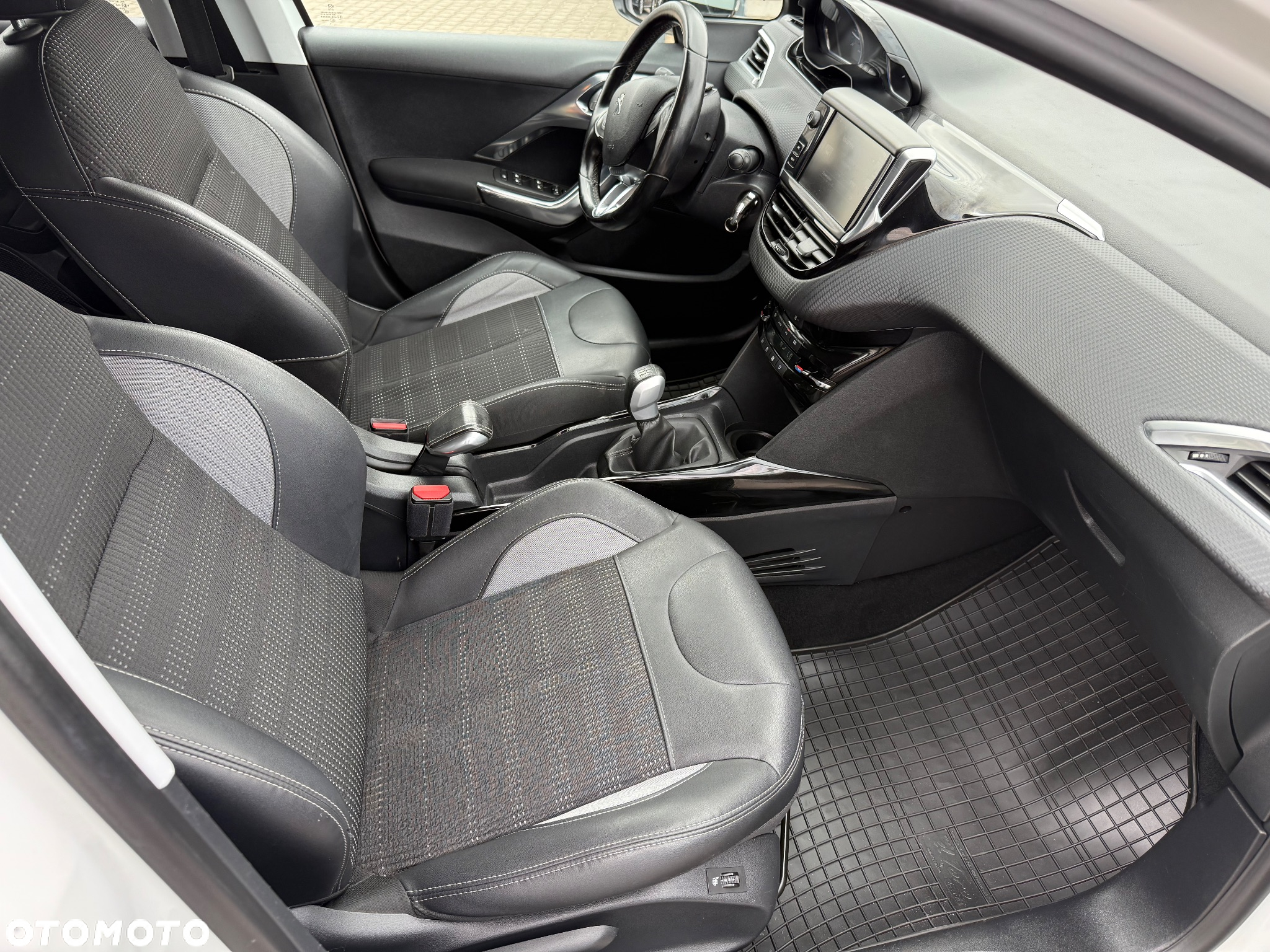 Peugeot 2008 1.2 Pure Tech Crossway S&S - 29