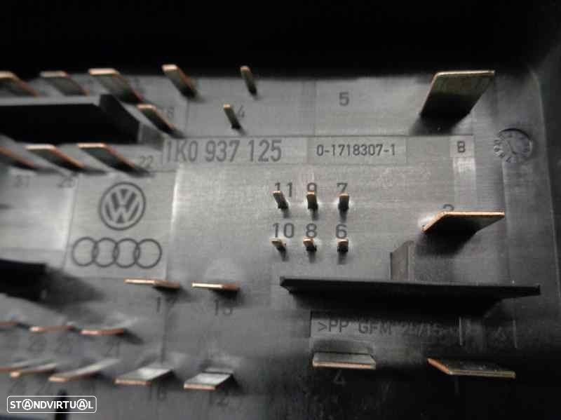 CAIXA RELÉS / FUSÍVEIS AUDI A3 2005 -1K0937125 - 2