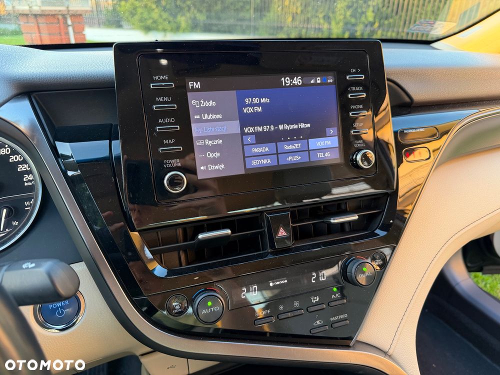Toyota Camry - 13
