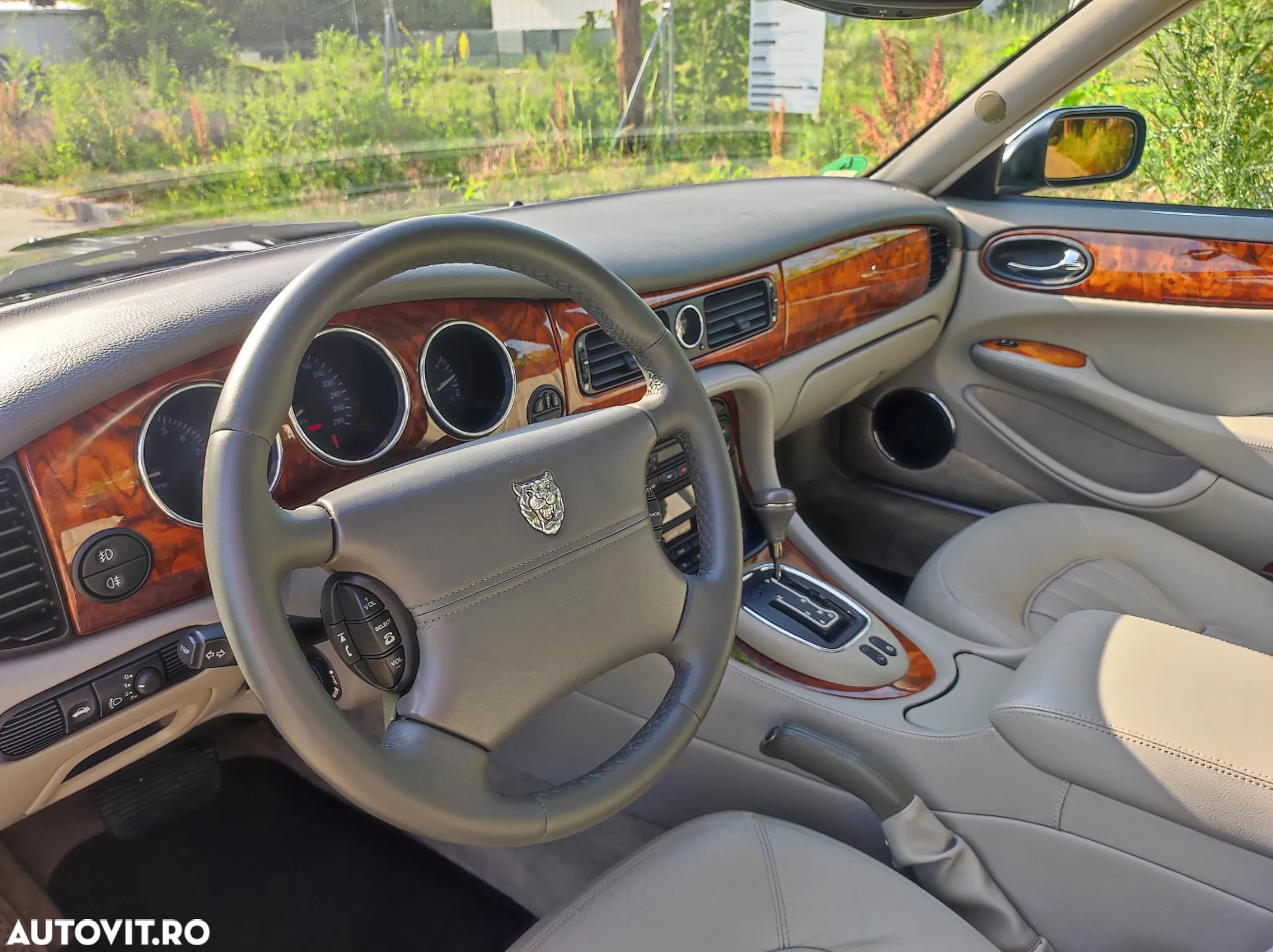 Jaguar XJ - 15