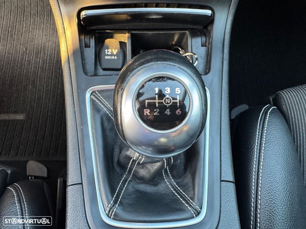 Mercedes-Benz B 180 d Urban - 23