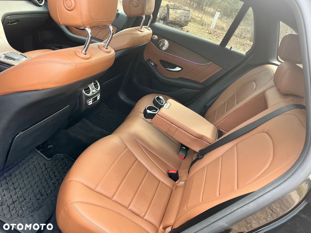 Mercedes-Benz GLC 300 4Matic 9G-TRONIC AMG Line - 12