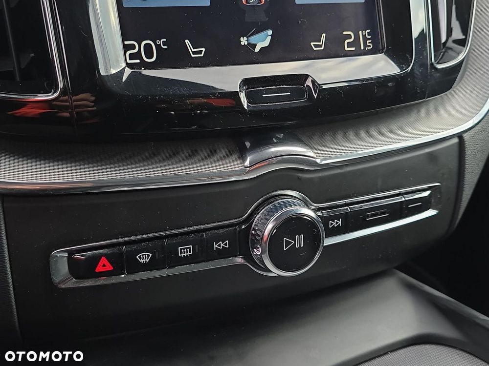 Volvo XC 60 D4 AWD R-Design - 18