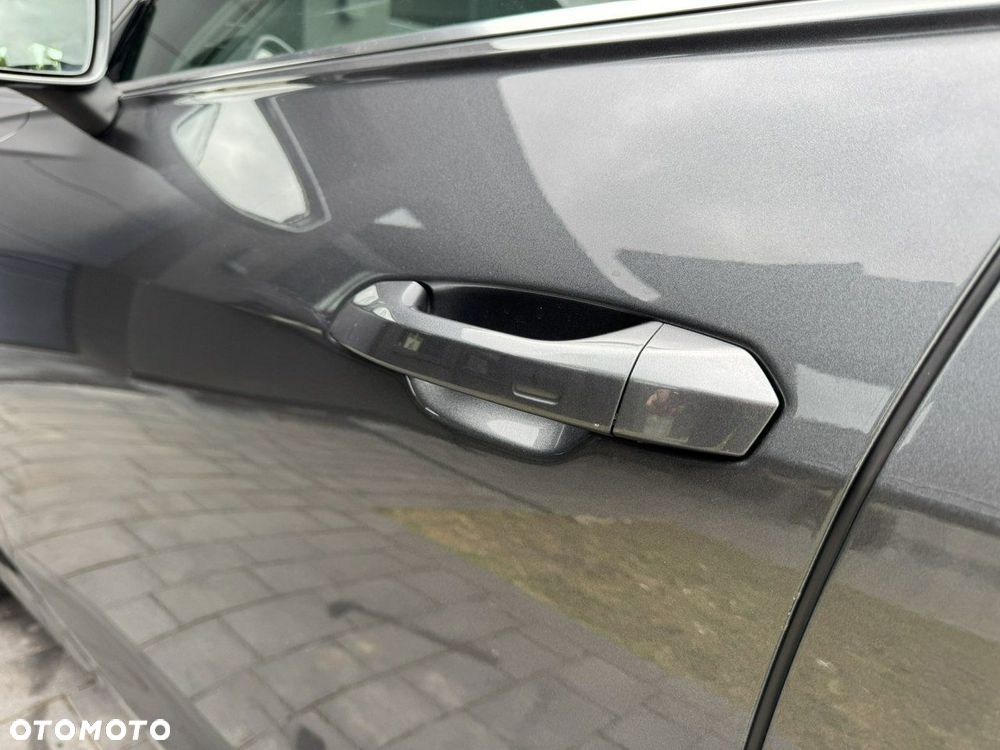 Audi A6 Avant 40 TDI quattro S tronic S line - 19