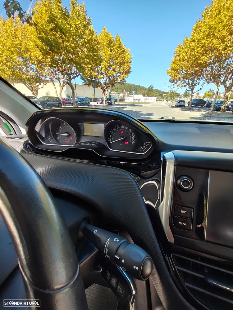 Peugeot 208 1.2 PureTech Style - 13