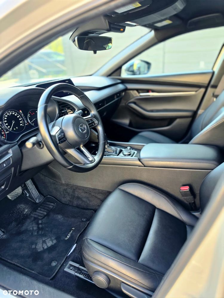 Mazda 3 - 8