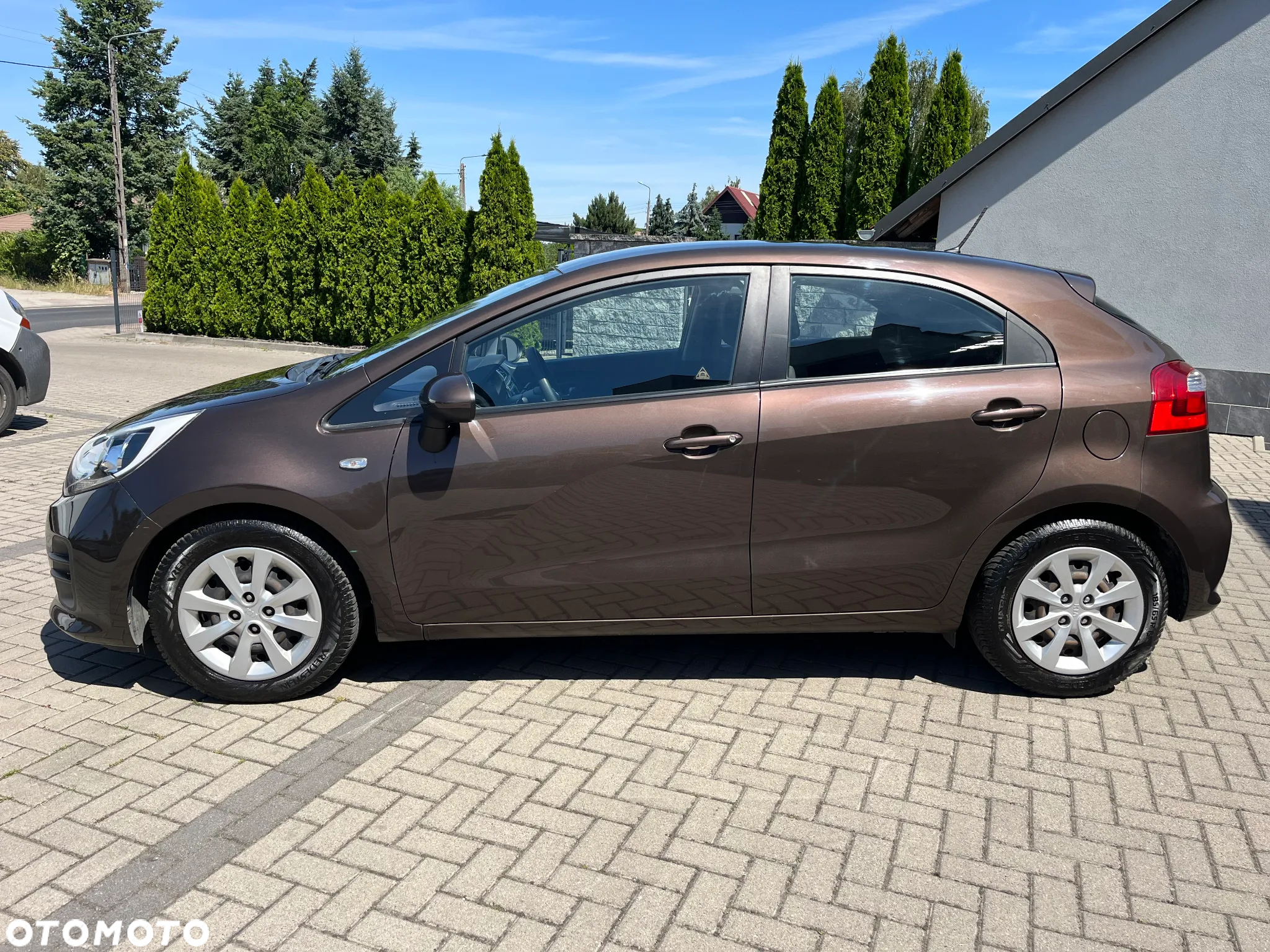 Kia Rio - 4