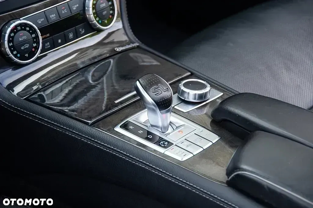 Mercedes-Benz SL - 29
