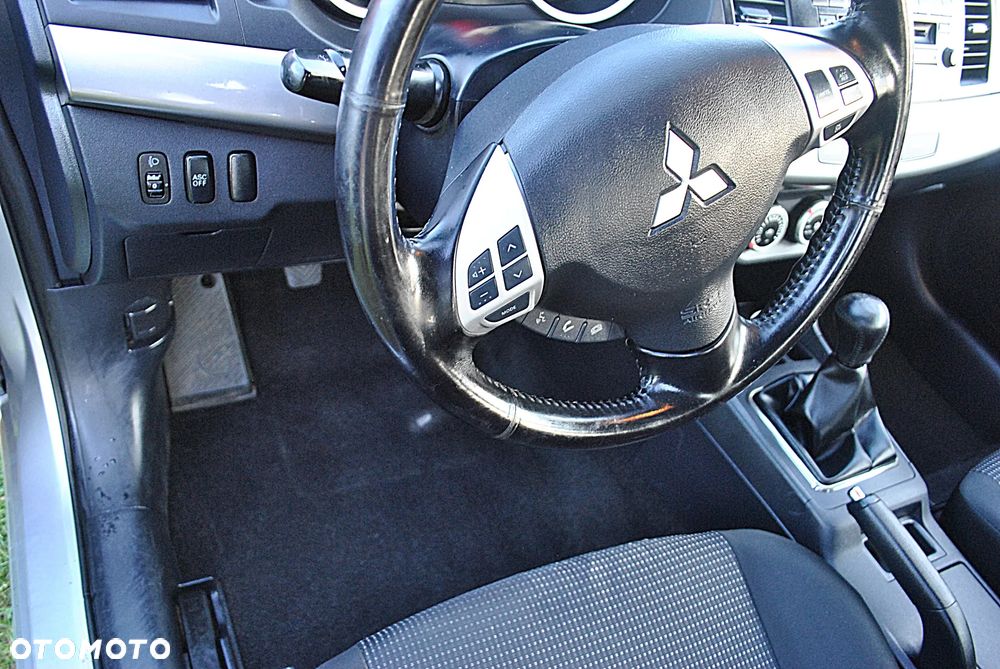 Mitsubishi Lancer 1.8 Invite - 12