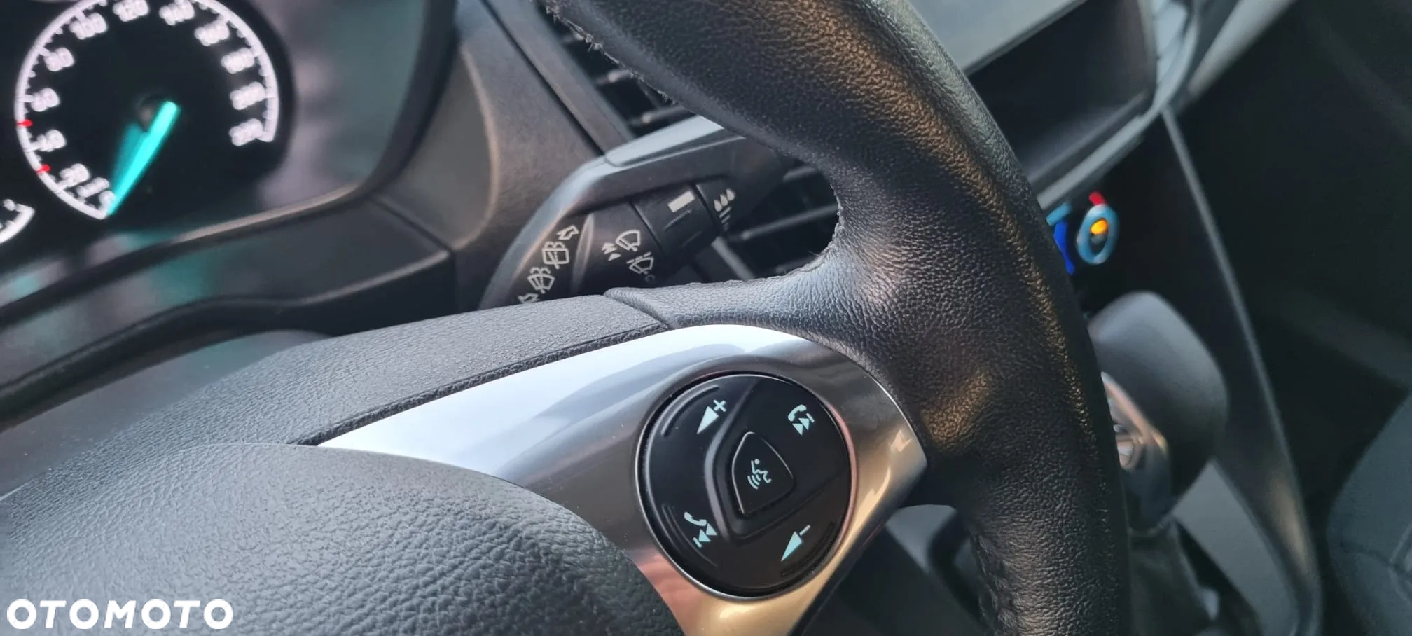 Ford Transit Connect 240 L2 Autm Trend - 25