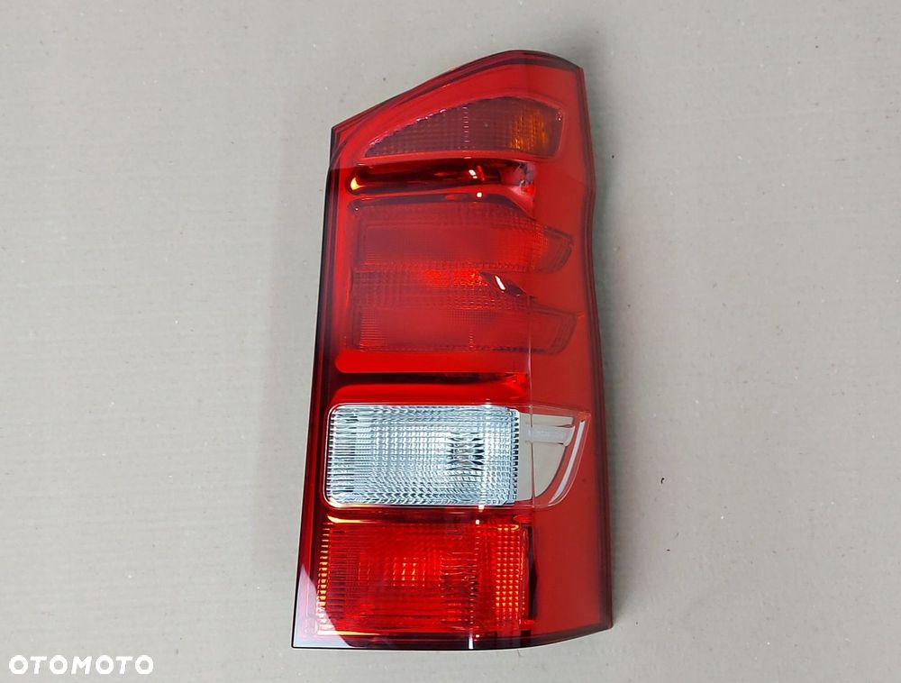 MERCEDES VITO W447 LAMPA PRAWA TYŁ TYLNA Oryginał A4478200164 - 1