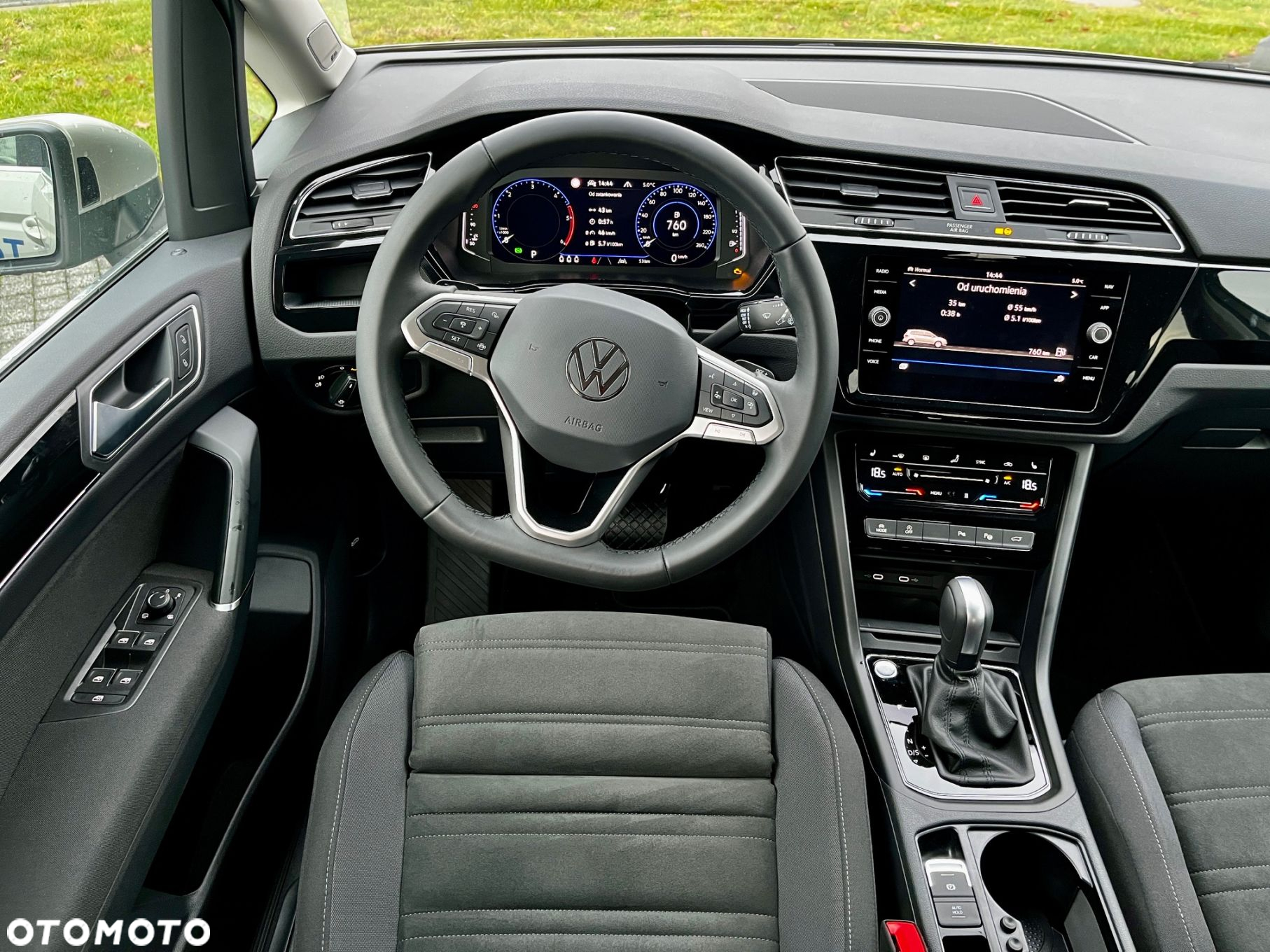 Volkswagen Touran - 8