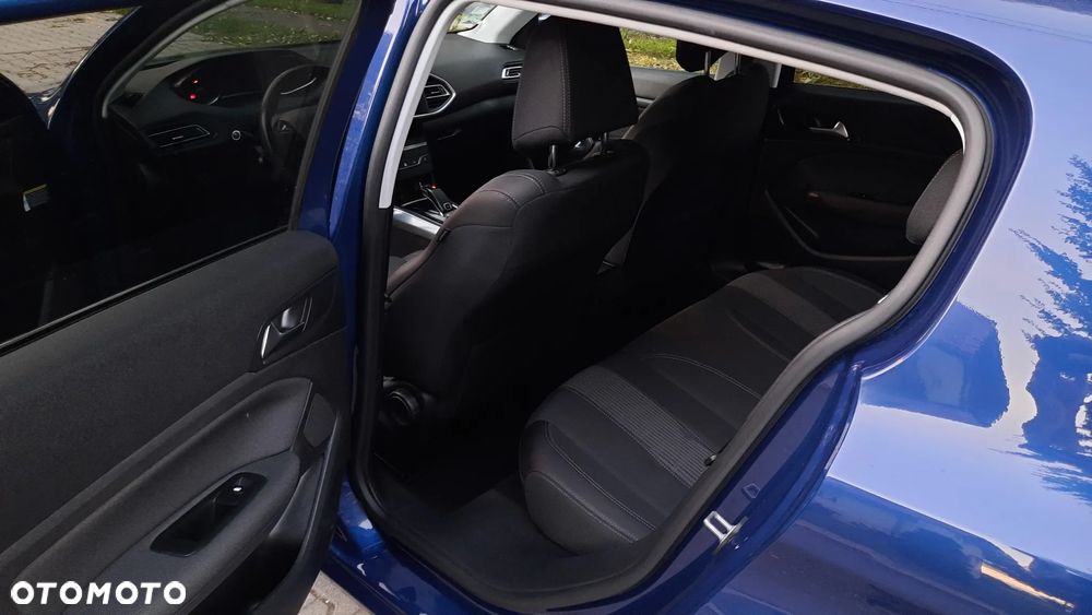 Peugeot 308 1.5 BlueHDi Active Pack Business S&S EAT8 - 26