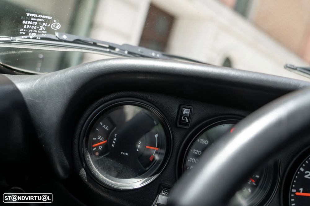 Porsche 911 Série G - 30