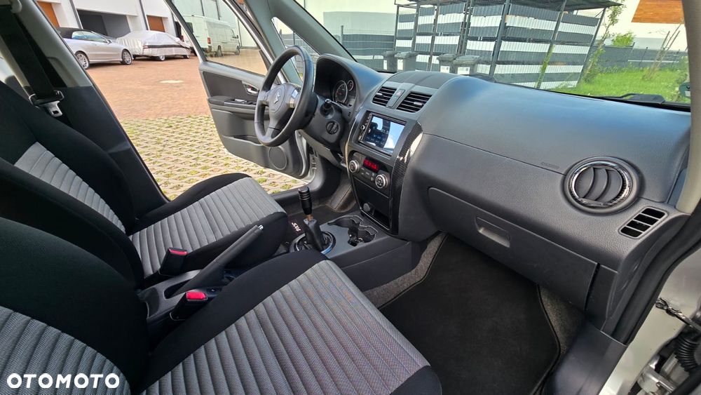 Suzuki SX4 1.6 Comfort - 18
