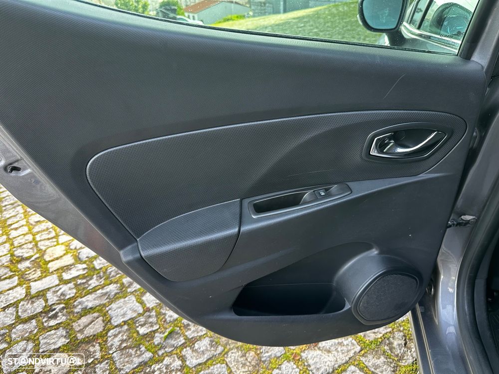 Renault Clio 0.9 TCE Luxe - 33