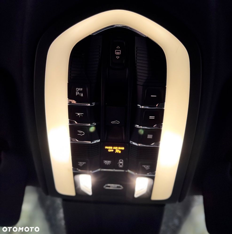 Porsche Cayenne Platinum Edition - 29