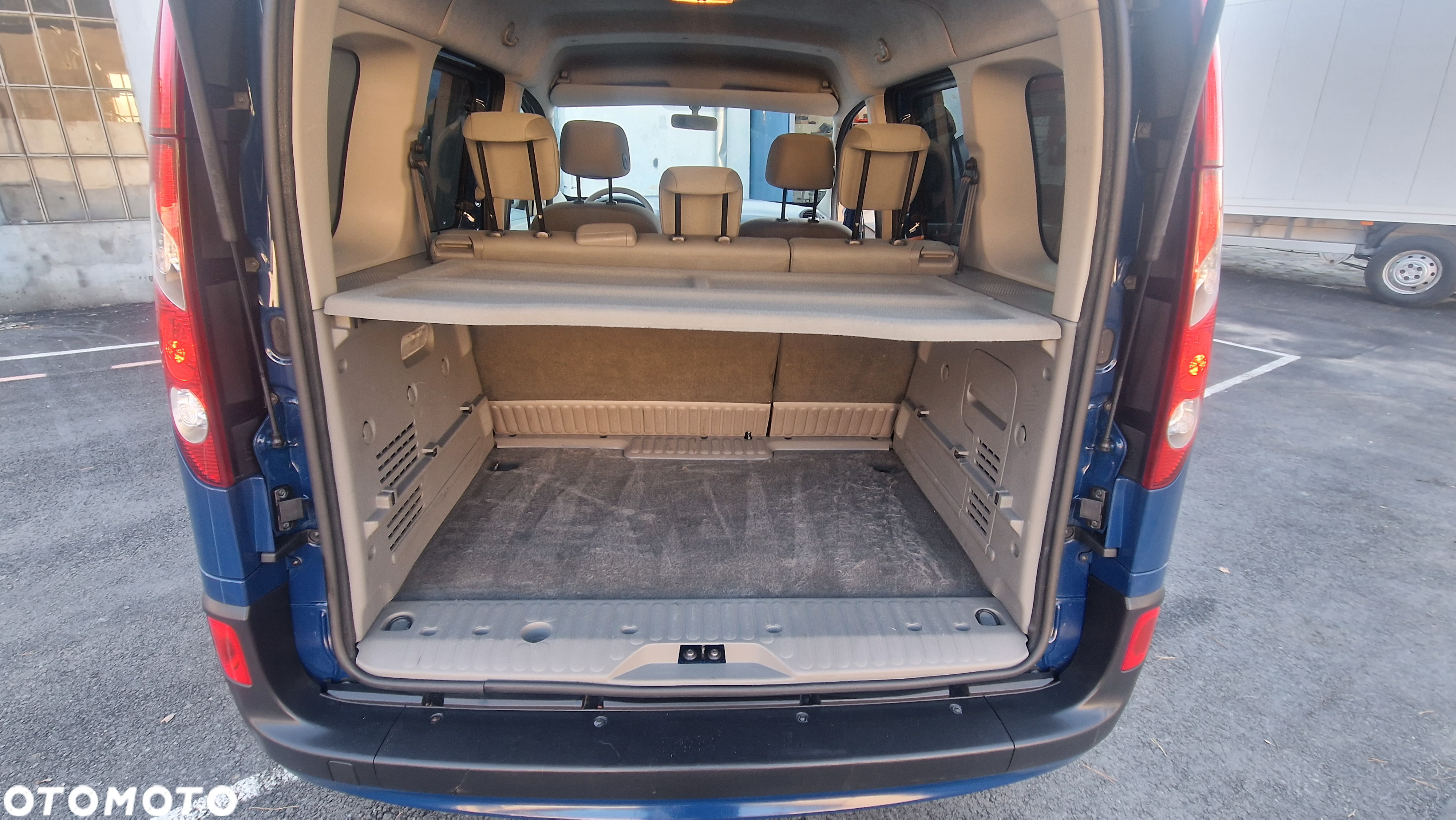 Renault Kangoo 1.6 8V 90 Happy Family - 25
