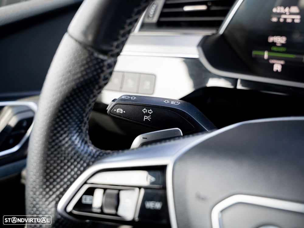 Audi e-tron 55 quattro S line - 36