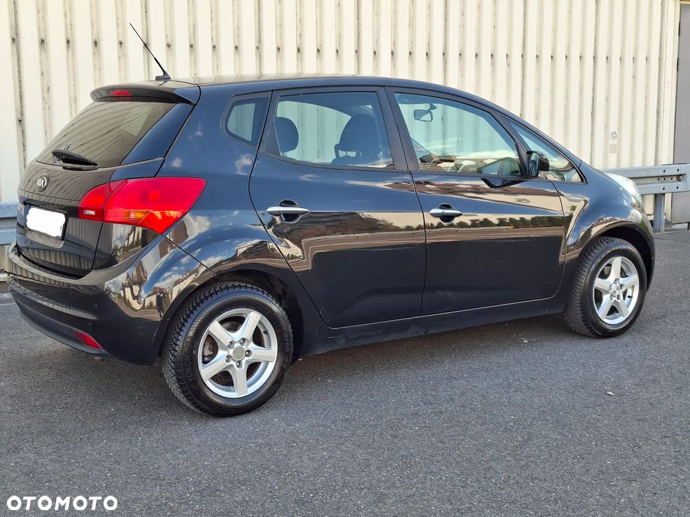Kia Venga - 10