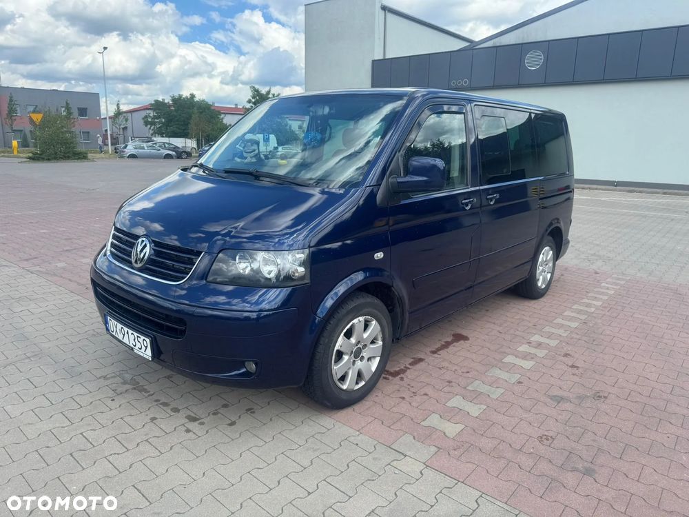 Volkswagen Multivan - 1