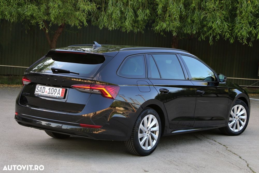 Skoda Octavia 2.0 TDI DSG Sportline - 17