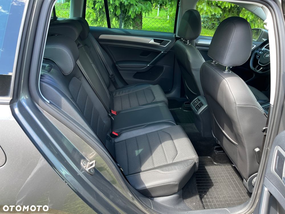 Volkswagen Golf - 17