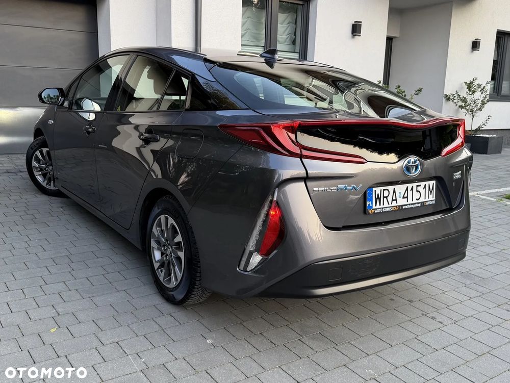 Toyota Prius Hybrid Executive - 27