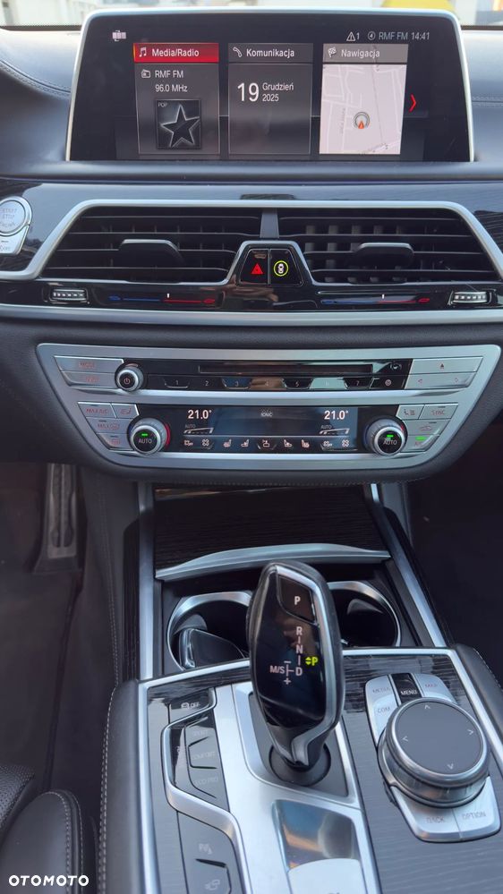 BMW Seria 7 750Ld xDrive - 11