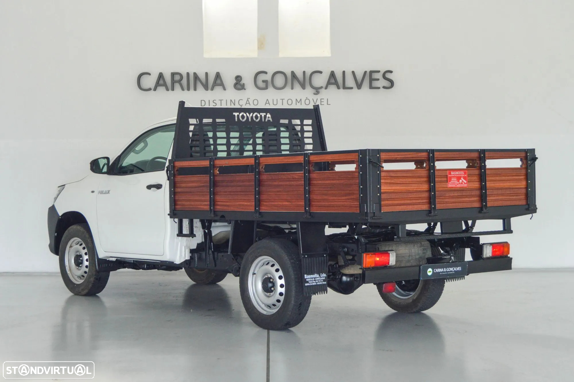Toyota Hilux 2.4 D-4D 4X4 Cabine Simples 2L - 12