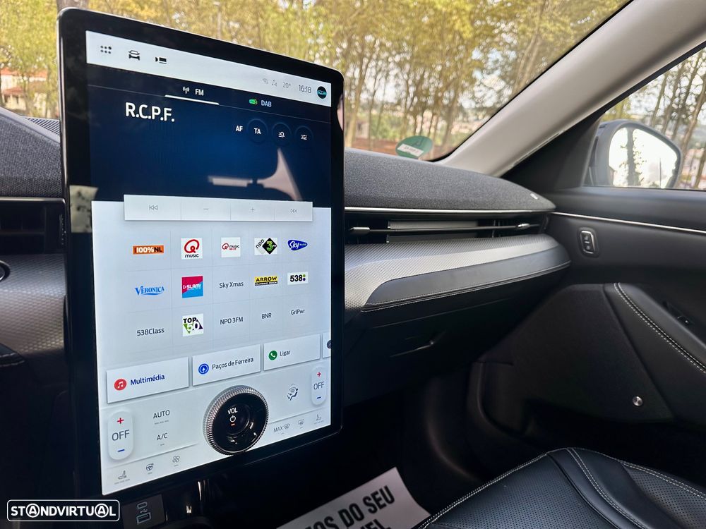 Ford Mustang Mach-E AWD PREMIUM - 17