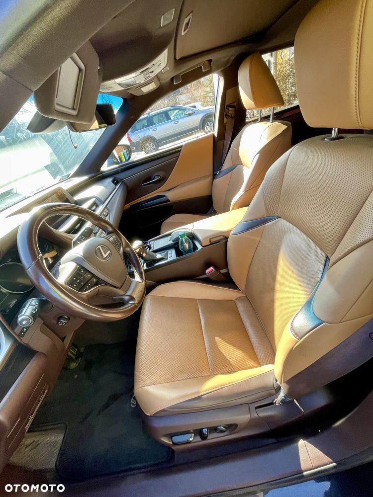 Lexus ES - 10