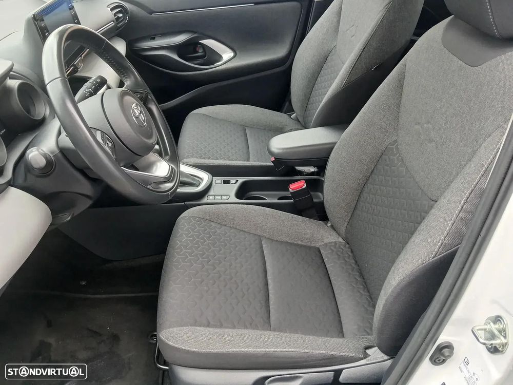 Toyota Yaris Cross 1.5 HDF Comfort Plus - 19