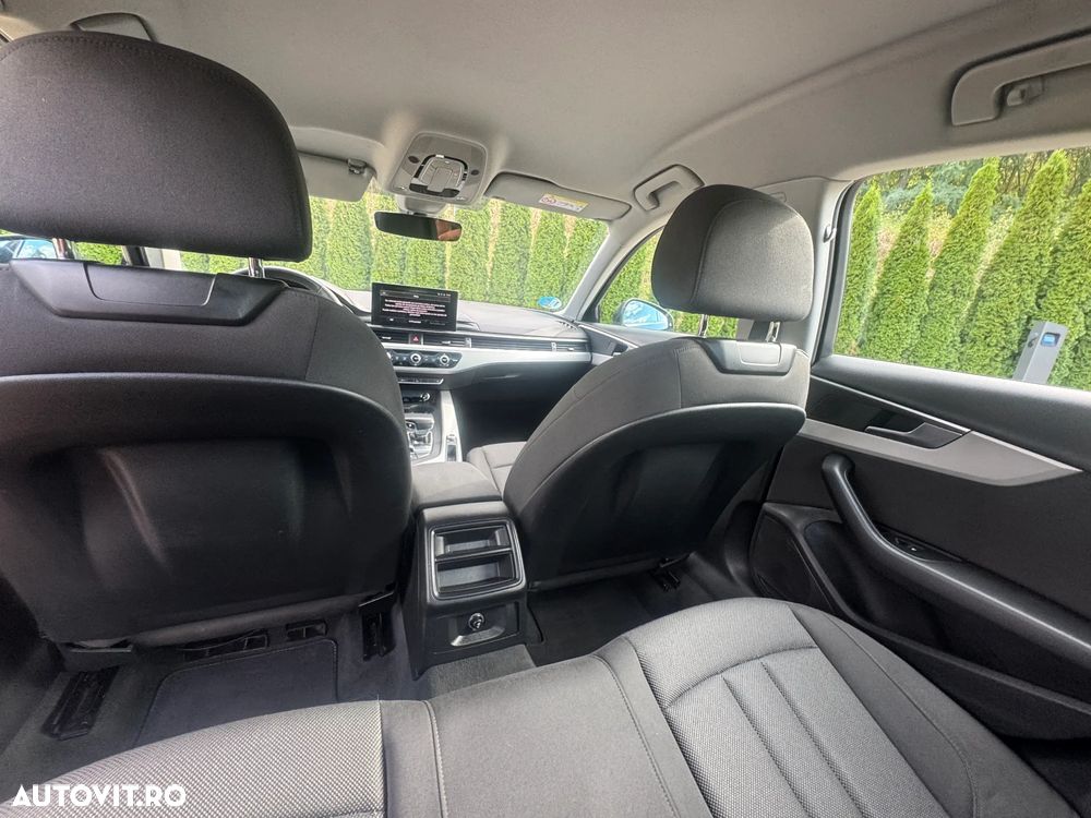 Audi A4 Limuzina 30 TDI S tronic MHEV S Line - 8