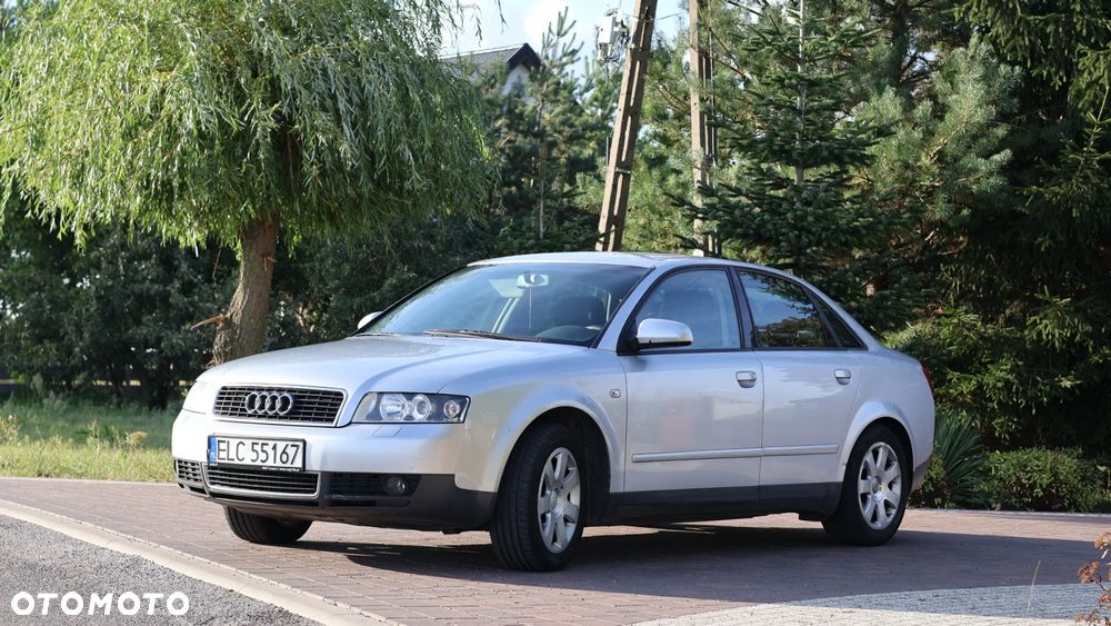 Audi A4 Limousine - 11