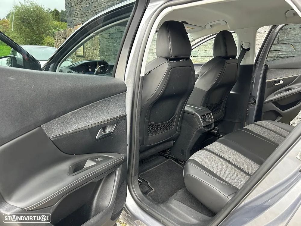 Peugeot 3008 BlueHDi 130 Stop & Start EAT8 Allure Pack - 12