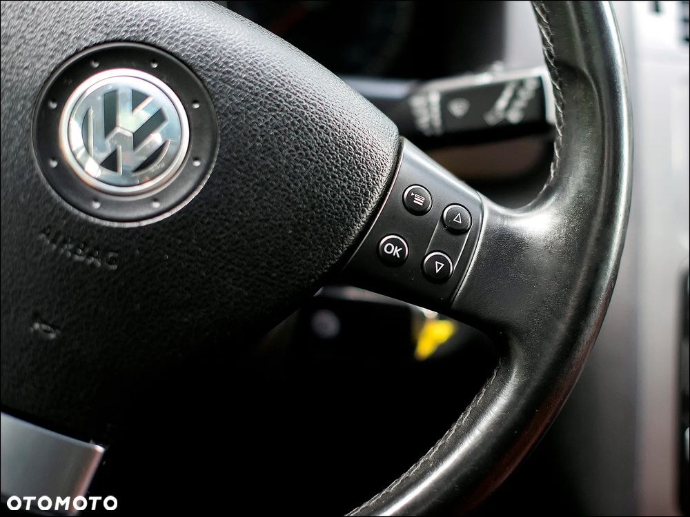 Volkswagen Touran - 23