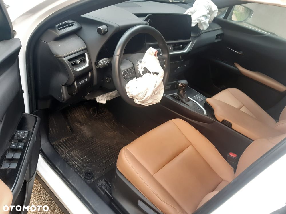 Lexus UX 250h F SPORT - 10