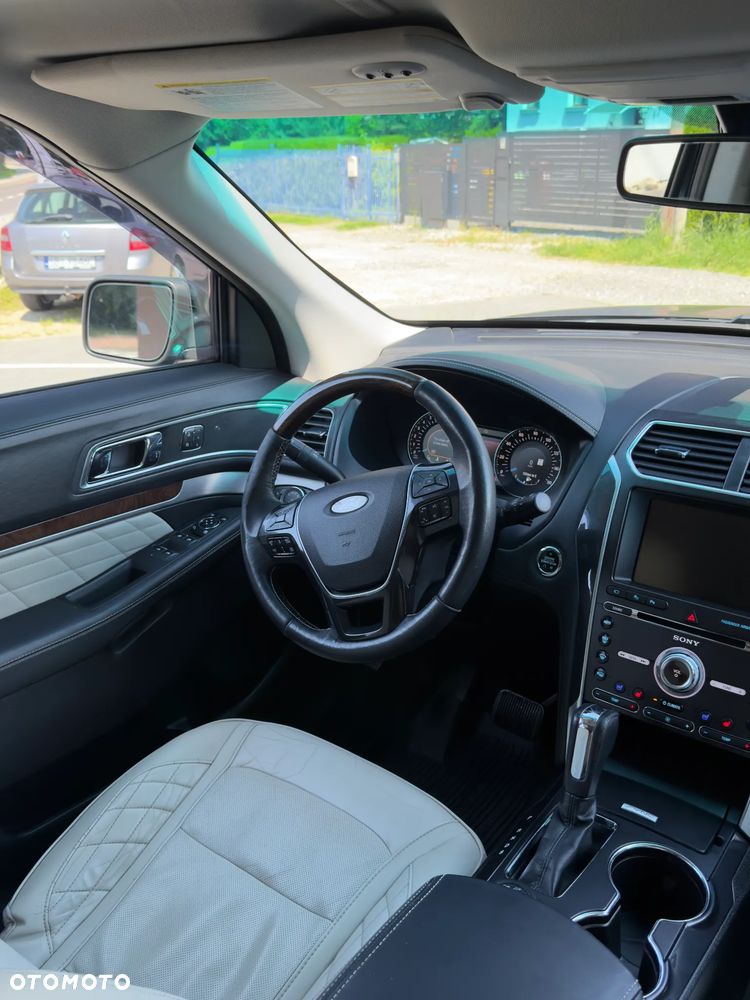 Ford Explorer - 14