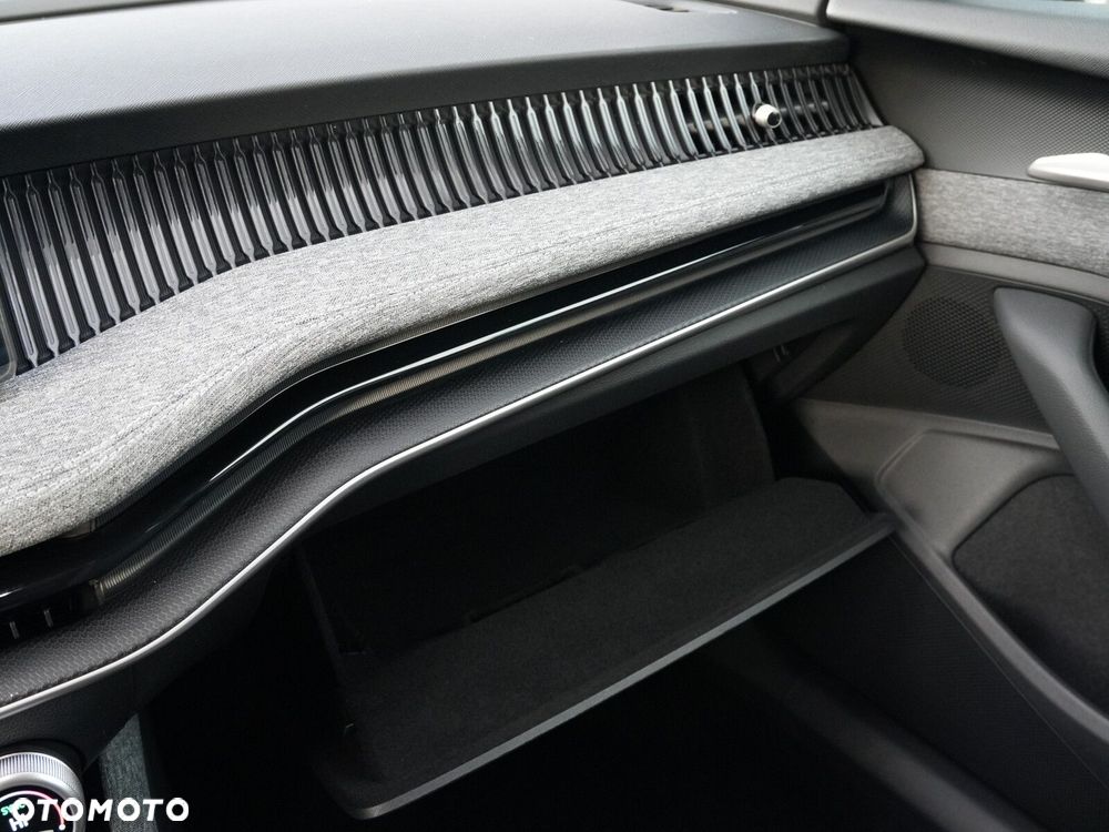 Skoda Superb 2.0 TSI Selection DSG - 35
