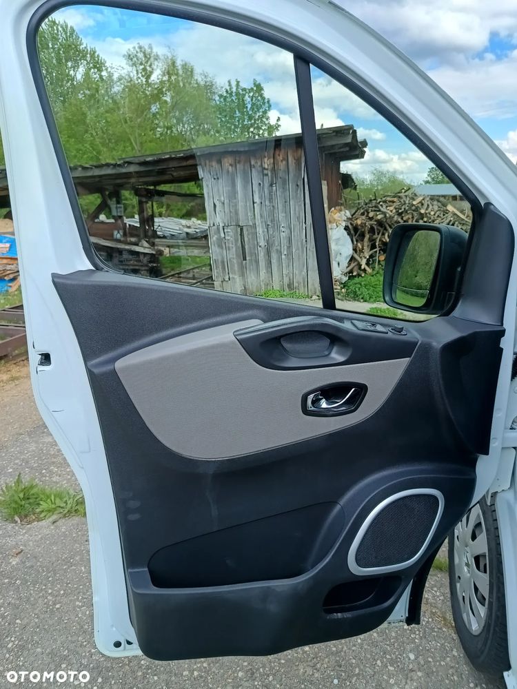 Renault Trafic L2H1 1.6 diesel 140kM 2014rok WEBASTO, CZUJNIKI PARKOWANIA, HAK, BAGAŻNIK DACHOWY, drzwi przesuwne z obu stron, stan BDB, BEZWPADKOWY! - 28