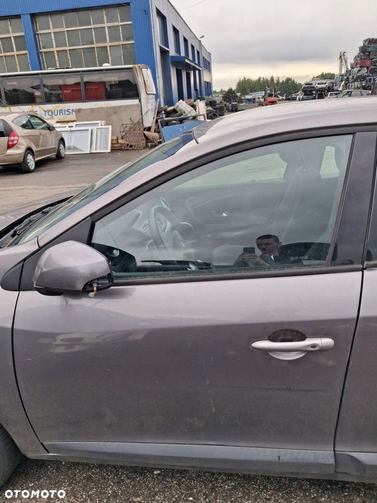 RENAULT MEGANE III HB 1.4TCe drzwi lewy przód bez lusterka TEGNK - 1