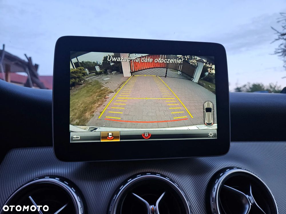 Mercedes-Benz GLA 200 7G-DCT Urban - 6