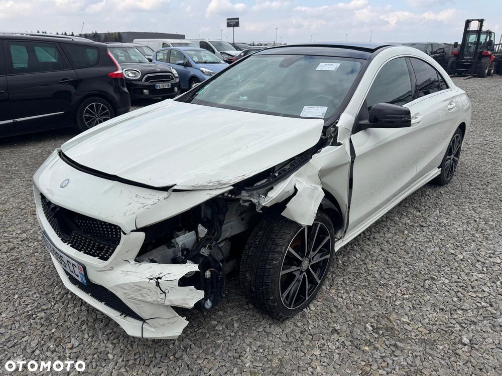 Mercedes-Benz CLA 180 AMG Line - 3
