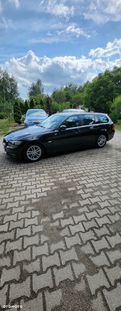 BMW 3 Series 2011 photo 5