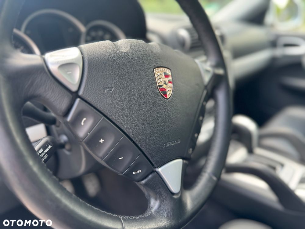 Porsche Cayenne - 27